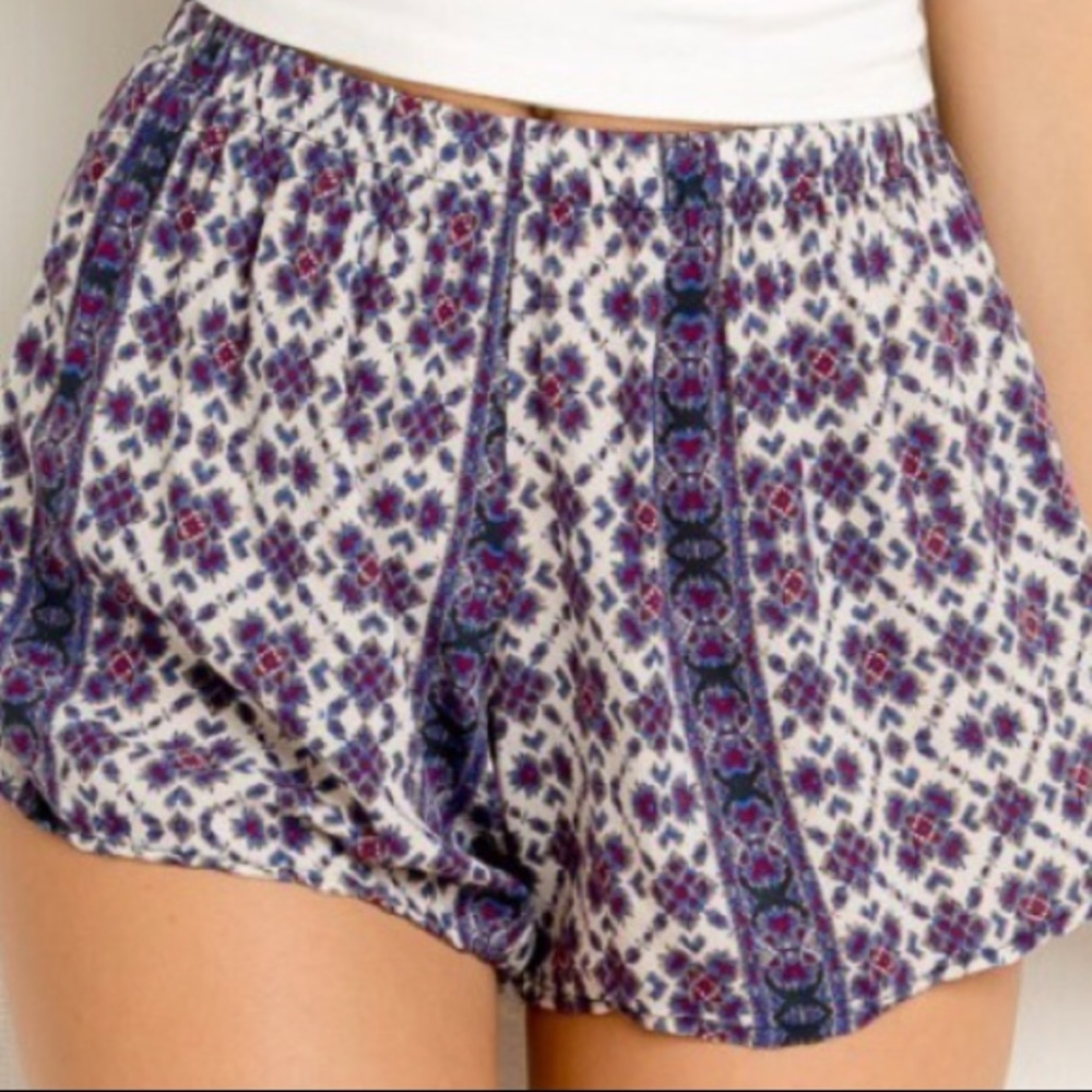 🍯💜PATTERNED FLOWY SHORTS
